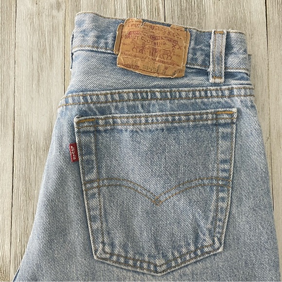 LEVI’S Vintage Student Fit High Rise Button Fly Cut Off Denim Shorts - Picture 3 of 7